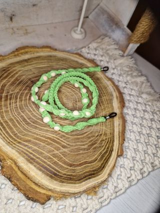 Portaocchiali macramé verde