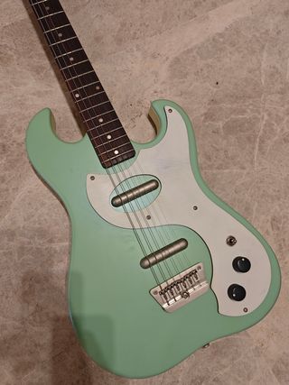 Guitarra Danelectro Aqua -poco uso