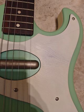Guitarra Danelectro Aqua -poco uso