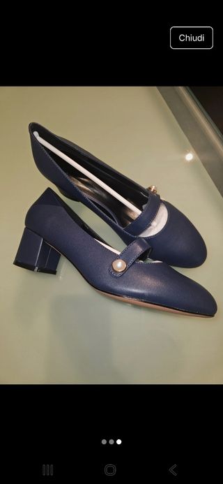 Décolleté blu con cinturino