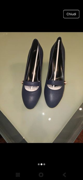 Décolleté blu con cinturino
