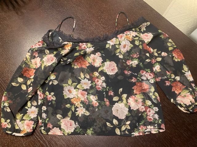 Blusa Flores - Top hombros caídos
