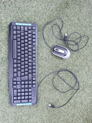 Teclado y ratón con cable