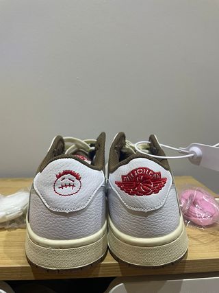 Zapatillas Travis Scott - Marrón y Blanco