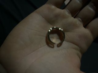 Anillo dorado minimalista