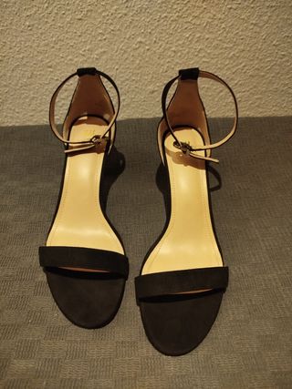 Sandalias tacón bajo H&M - negras - 41