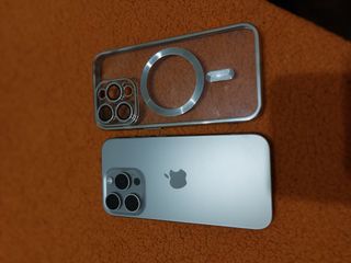 iPhone 15 Pro - funda transparente