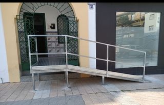 Rampa acceso minusválidos