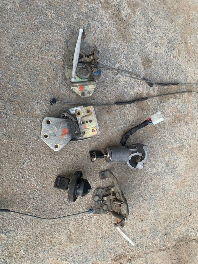 Piezas Seat Marbella: pilotos traseros y cerradura