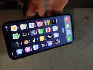 Iphone 12 pro max 82% batería