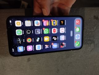 Iphone 12 pro max 82% batería