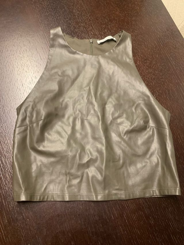 Top cuero verde oliva