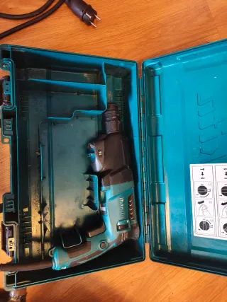 Taladro Makita HR2600