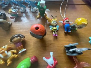 Lote de figuras Kinder huevo