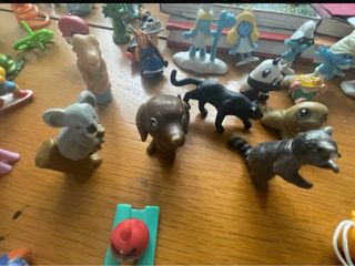 Lote de figuras Kinder huevo