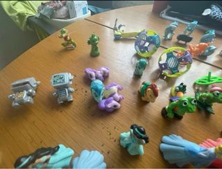 Lote de figuras Kinder huevo