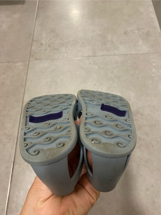 Cangrejeras respetuosas, marca Igor, talla 30