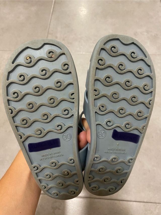 Cangrejeras respetuosas, marca Igor, talla 30