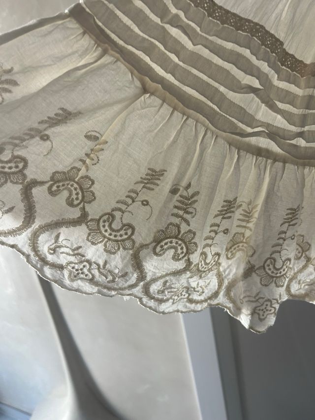 Vestido blanco bordado