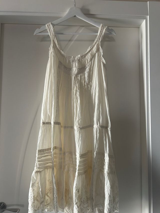 Vestido blanco bordado