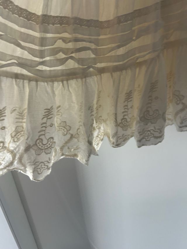 Vestido blanco bordado