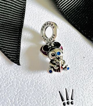 Charm Pandora Stitch en en cine