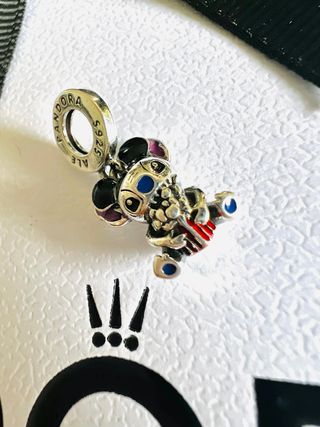 Charm Pandora Stitch en en cine