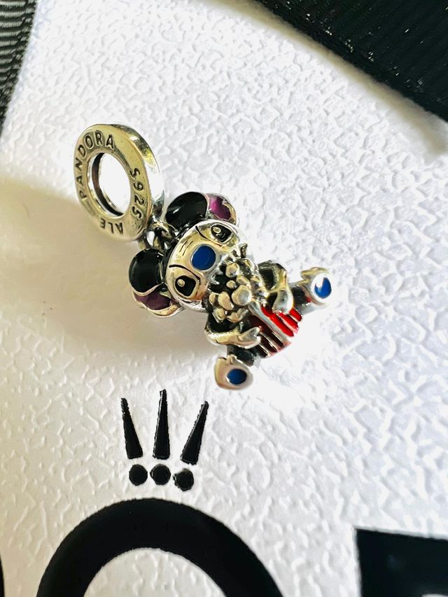 Charm Pandora Stitch en en cine