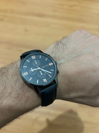 4 Relojes MSCXDK negros 
Te pagas solo3 una gratis