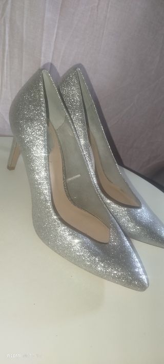 Zapatos plata brillantes