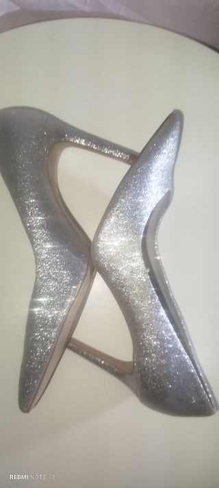 Zapatos plata brillantes
