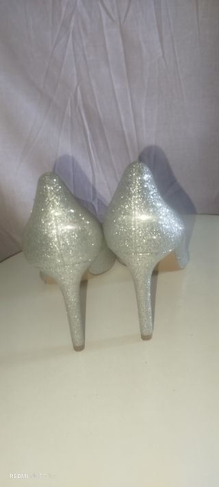Zapatos plata brillantes