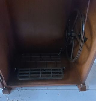 Máquina coser Alfa antigua