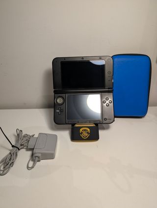 Nintendo 3DS XL rossa/nera + accessori 