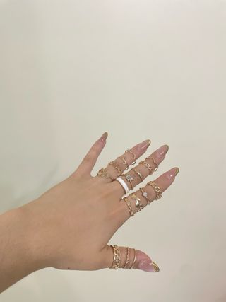 Aretes: 18 piezas- dorados y perlas