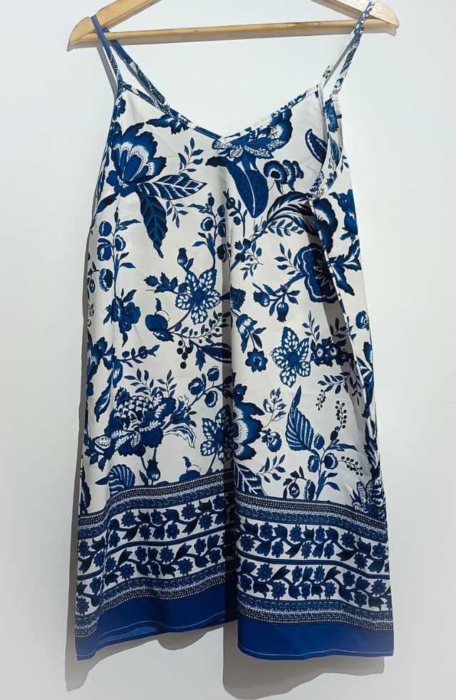 Vestido blanco y azul