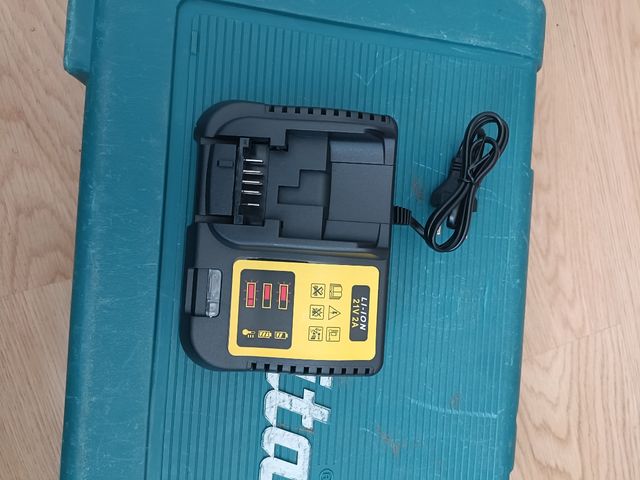 Cargador Batería Li-ion 22V-2A