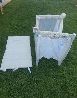 Cuna viaje plegable, en buen estado.