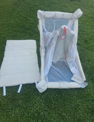 Cuna viaje plegable, en buen estado.