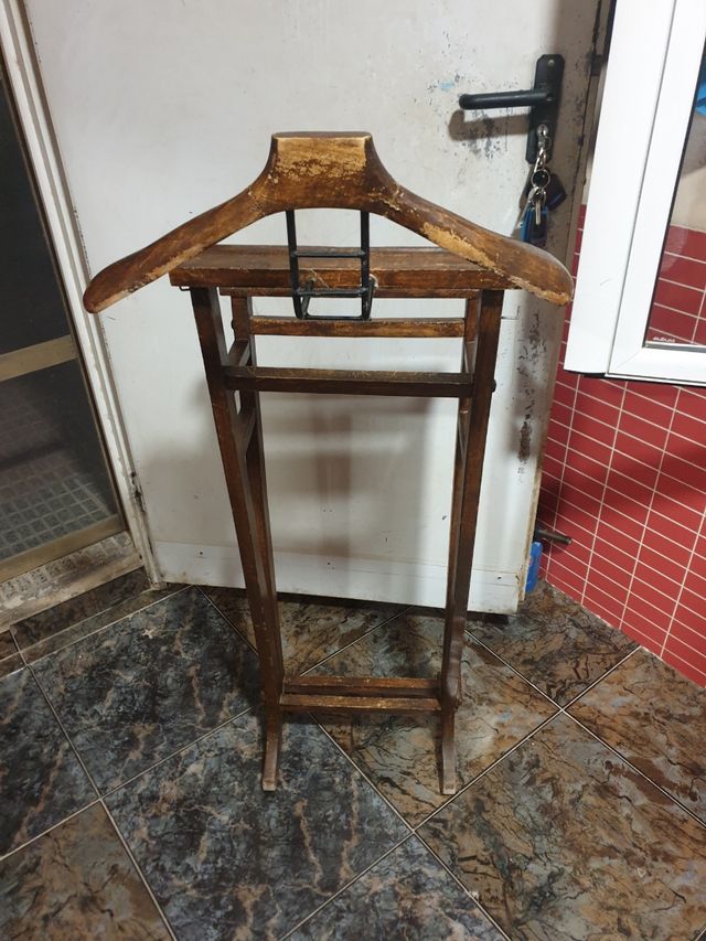 Galan de noche antiguo de madera