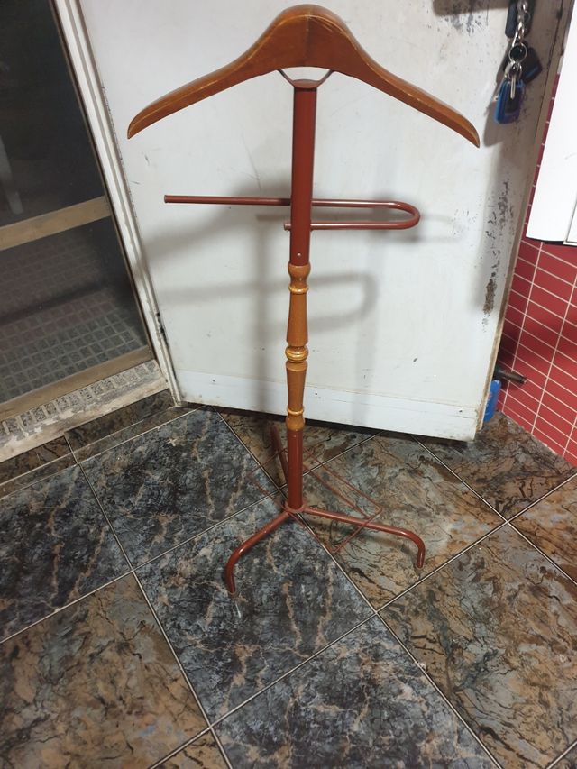 Galan de noche madera y metal