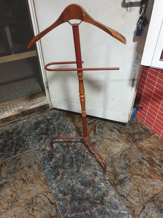 Galan de noche madera y metal