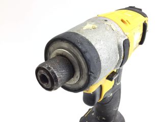 taladro a bateria dewalt dcf815