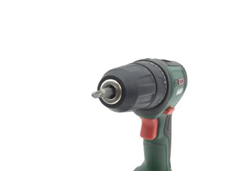 taladro a bateria bosch universal drill 18v