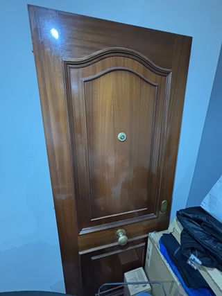 Puerta entrada madera