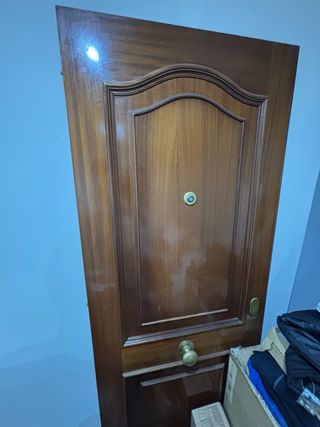 Puerta entrada madera