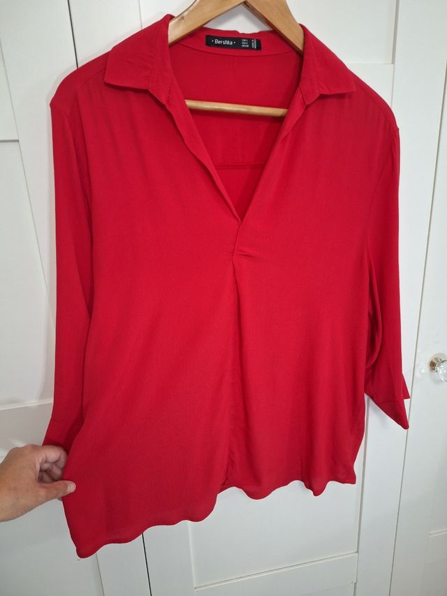Camisa Blusa Bershka Talla S roja 