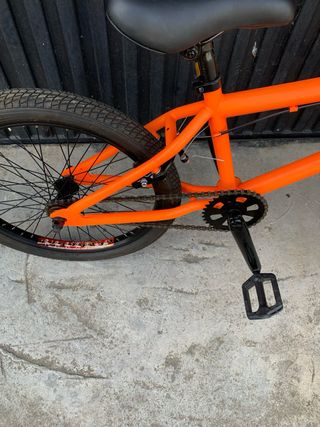 Bicicleta BMX naranja