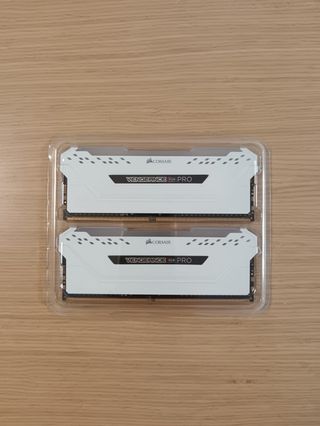 RAM DDR4 16GB Corsair Vengeance RGB PRO White