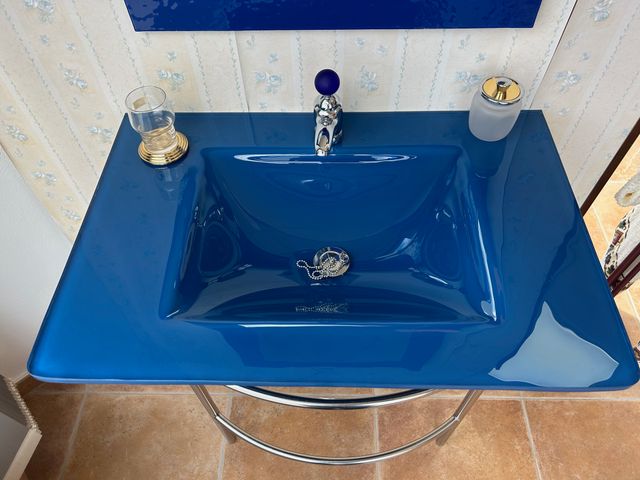 Mueble baño azul - lavabo cristal